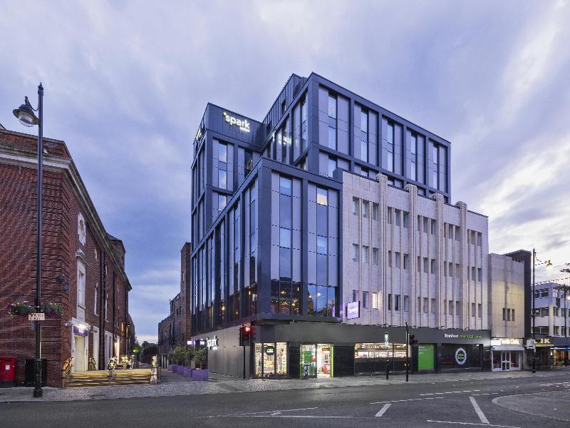 Spark by Hilton London Romford image