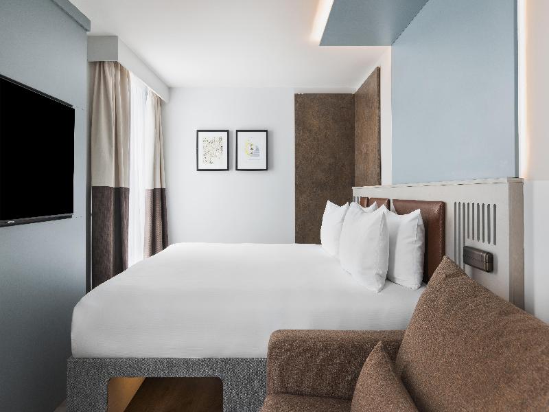 Spark by Hilton London Romford image