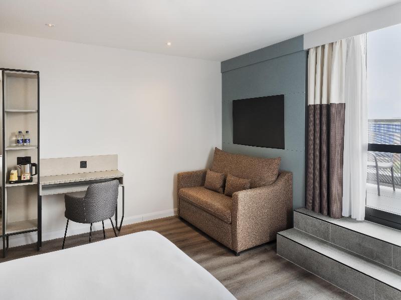 Spark by Hilton London Romford image