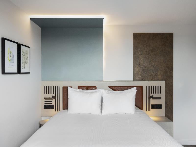 Spark by Hilton London Romford image
