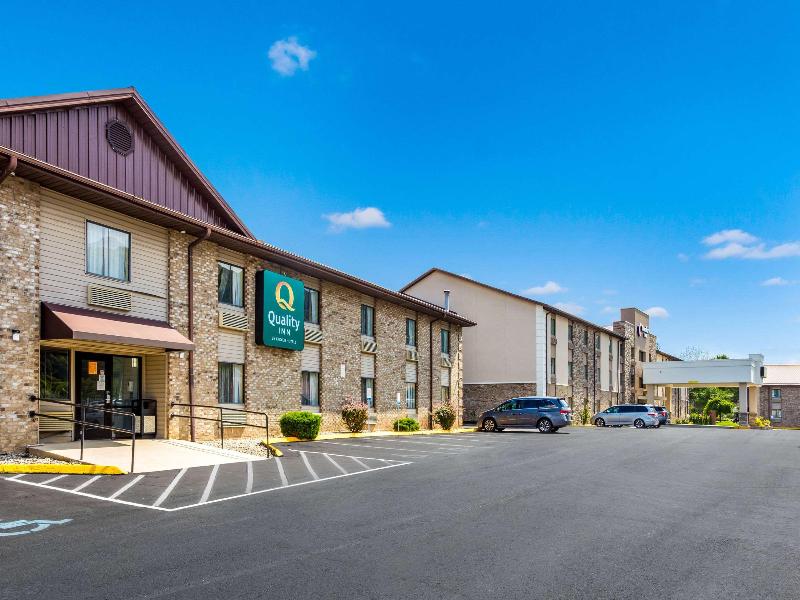 Comfort Inn Charleston image