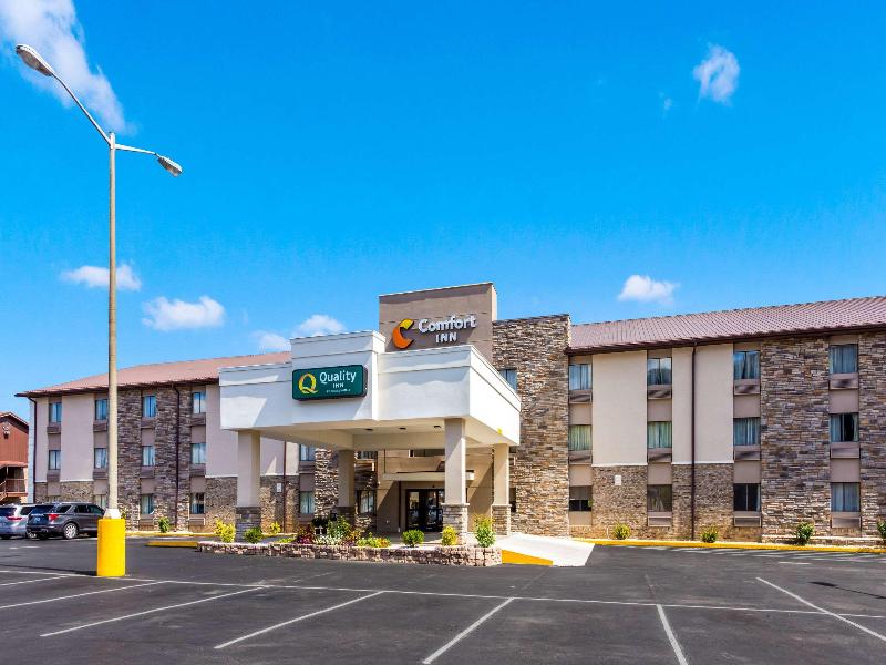 Comfort Inn Charleston image