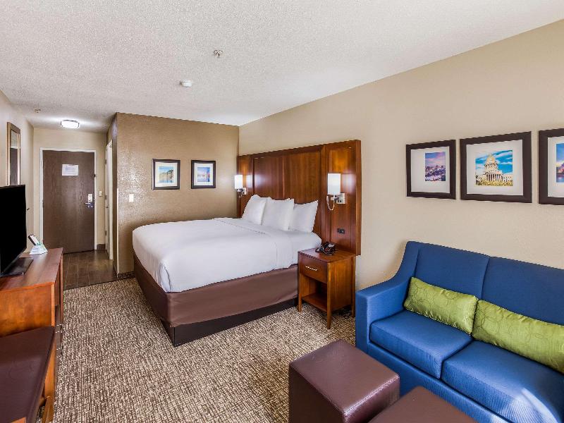 Comfort Inn Charleston image