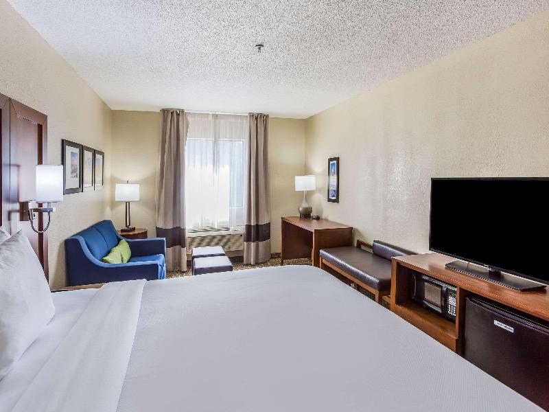 Comfort Inn Charleston image