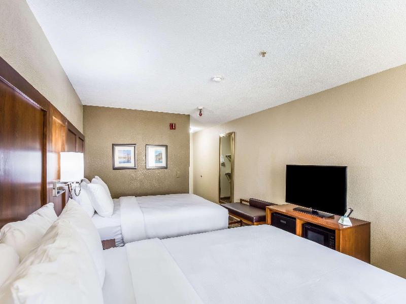Comfort Inn Charleston image