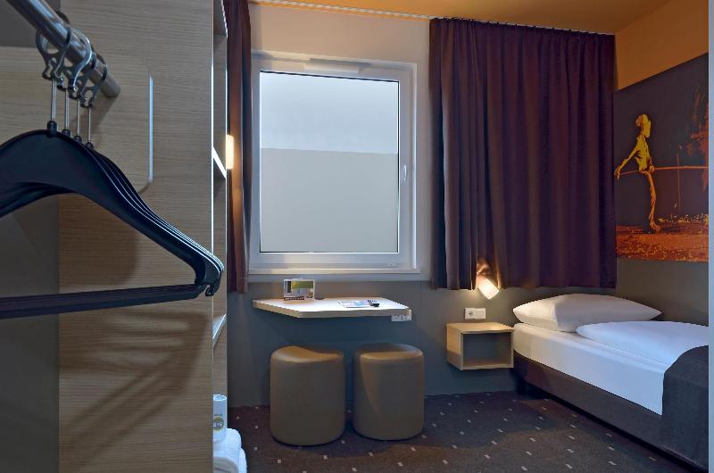 B&B HOTEL Essen-City image