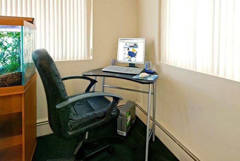 Travelodge By Wyndham Powell image
