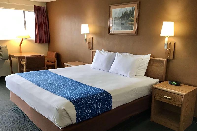 Travelodge By Wyndham Powell image