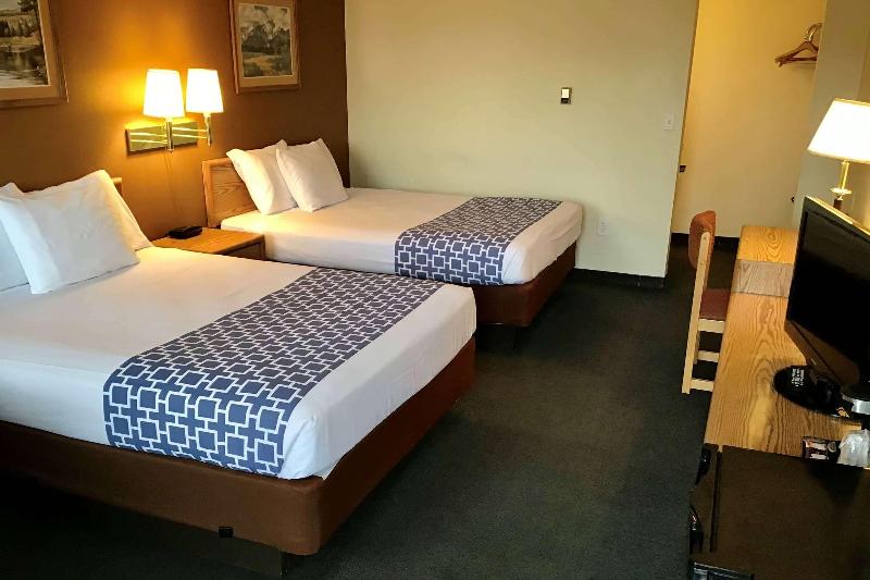 Travelodge By Wyndham Powell image