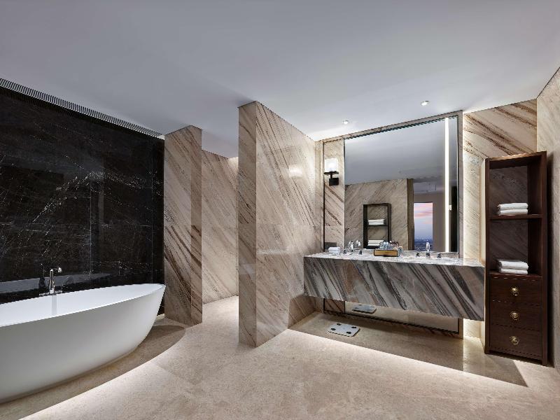 Doubletree By Hilton Baoding image
