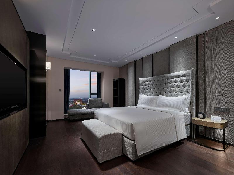 Doubletree By Hilton Baoding image