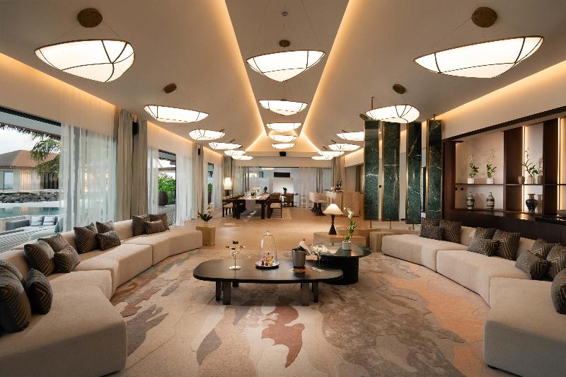 Hilton Maldives Amingiri Resort & Spa image