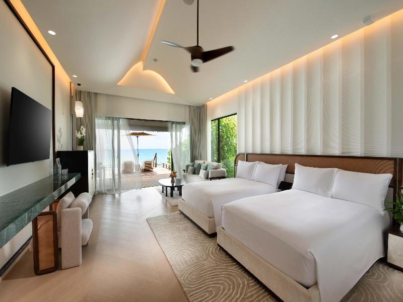Hilton Maldives Amingiri Resort & Spa image