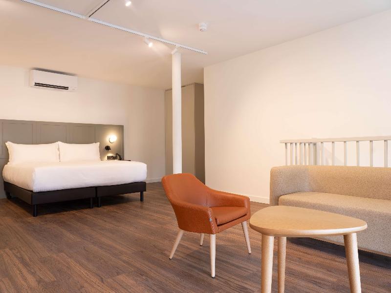 Doubletree By Hilton Sittard image