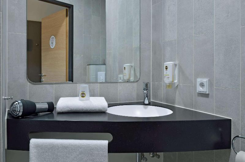 B&B HOTEL Mönchengladbach image