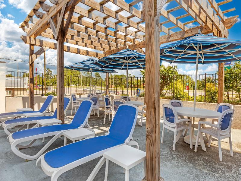 Quality Inn & Suites Spring Lake image