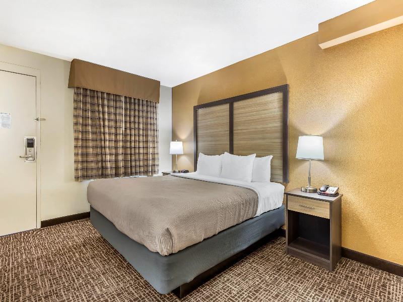 Quality Inn & Suites Spring Lake image