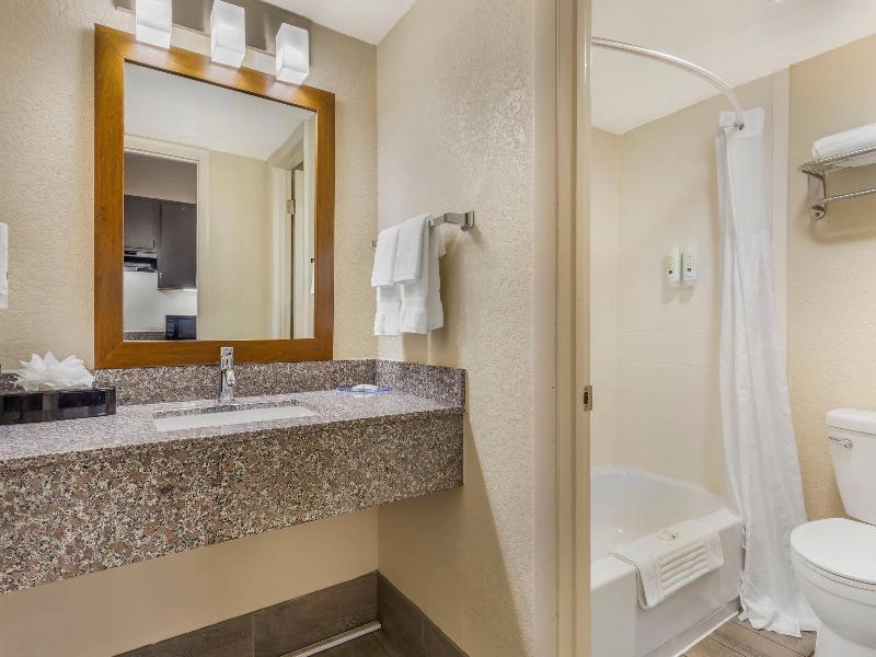 Quality Inn & Suites Spring Lake image