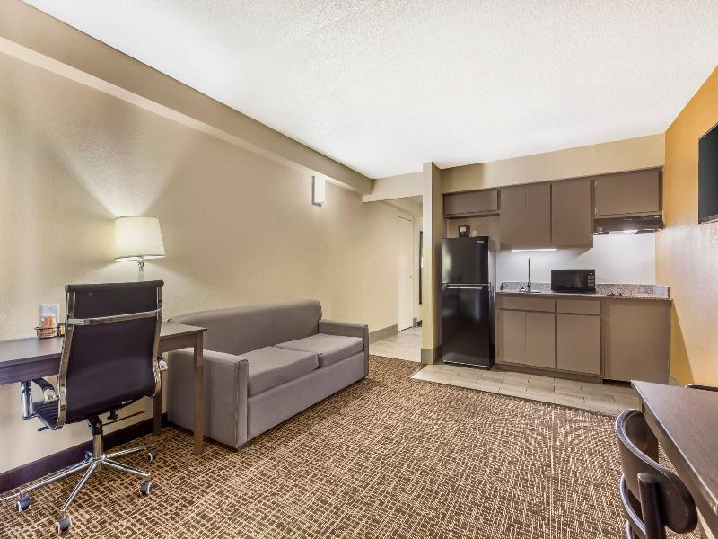 Quality Inn & Suites Spring Lake image