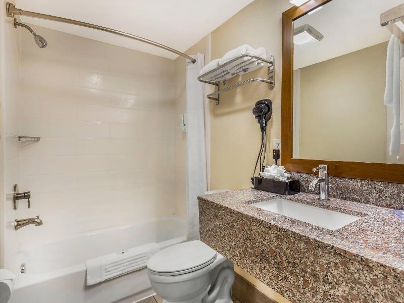 Quality Inn & Suites Spring Lake image