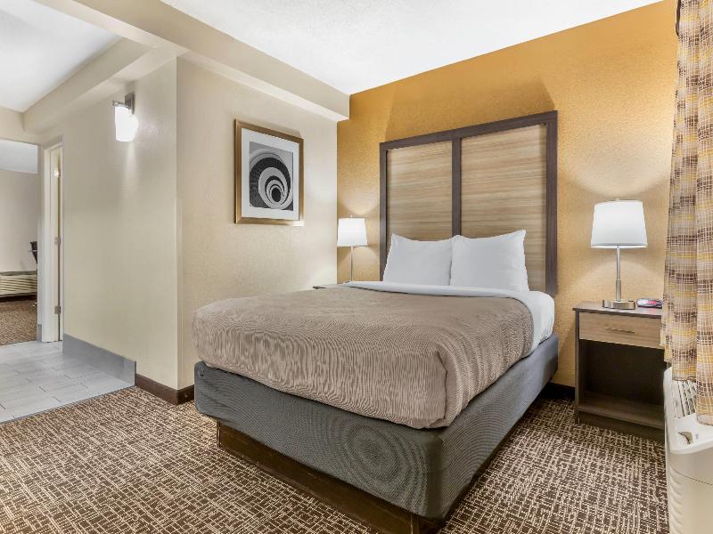 Quality Inn & Suites Spring Lake image
