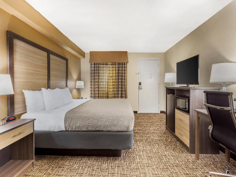 Quality Inn & Suites Spring Lake image