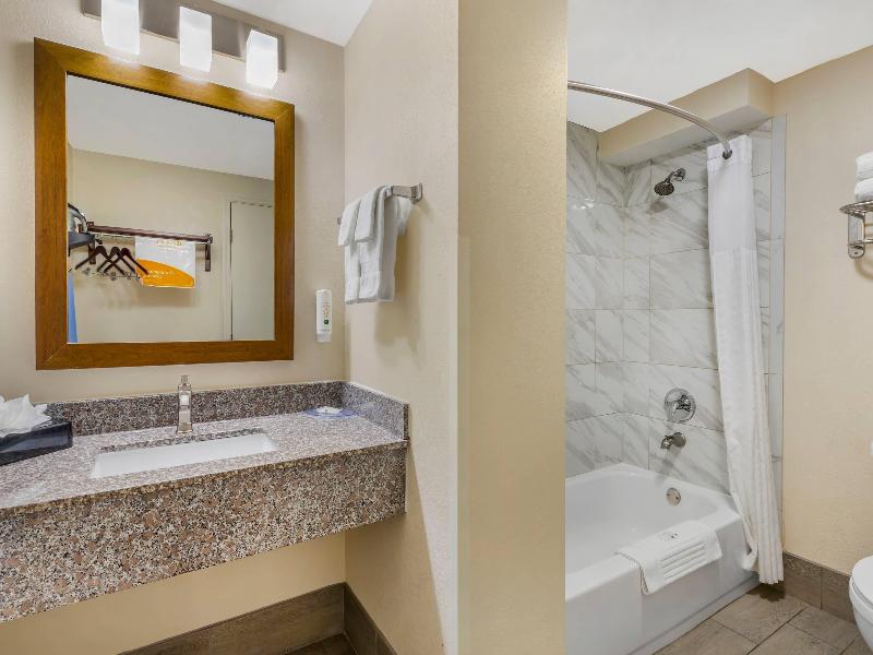 Quality Inn & Suites Spring Lake image