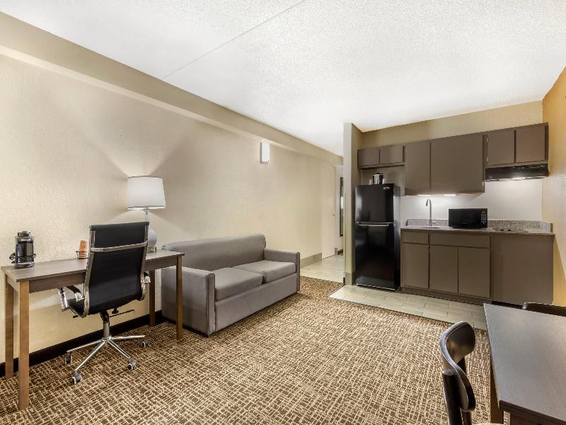 Quality Inn & Suites Spring Lake image