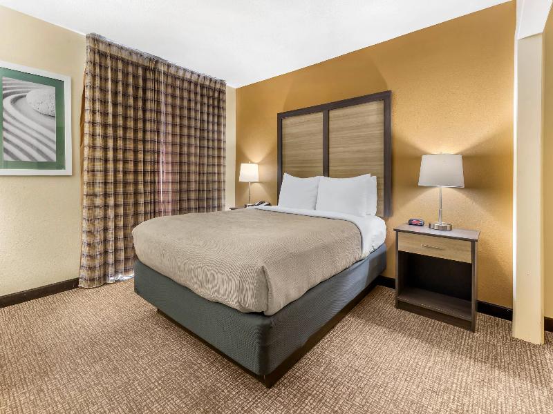 Quality Inn & Suites Spring Lake image