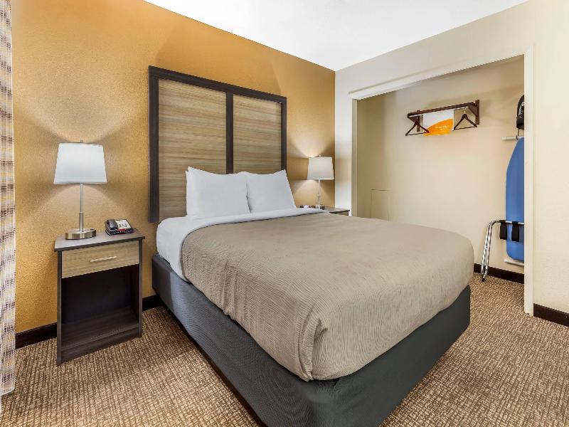 Quality Inn & Suites Spring Lake image