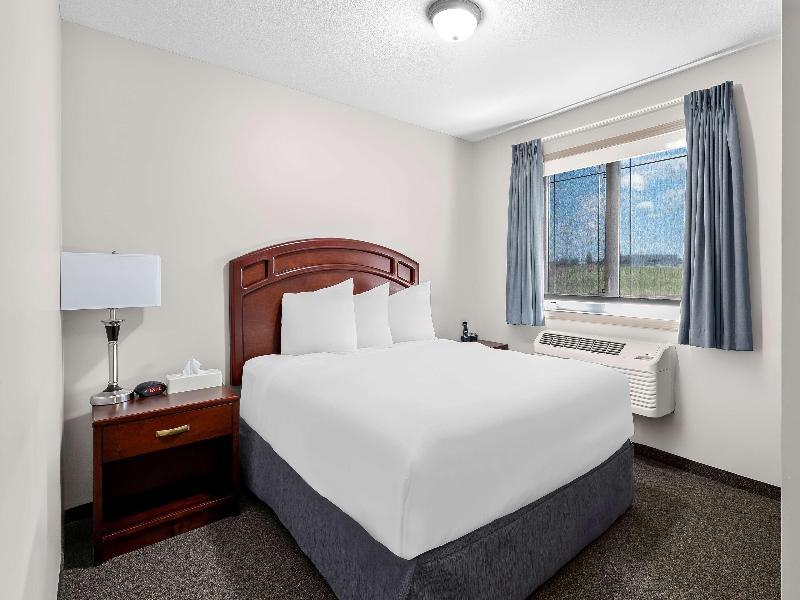 SureStay Plus Hotel by Best Western Hardisty image