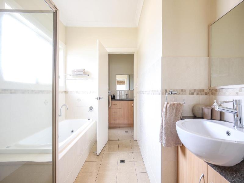 Mid City Motel - Mount Gambier image