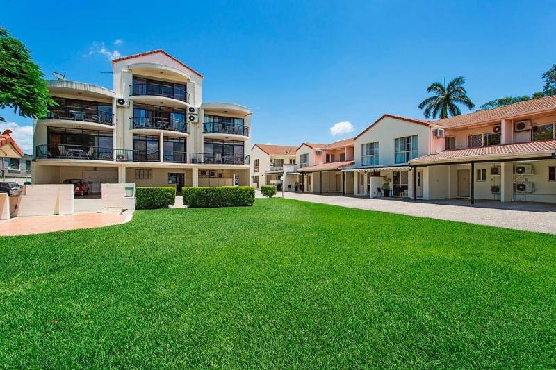 City-ville Luxury Apartments & Motel — general view