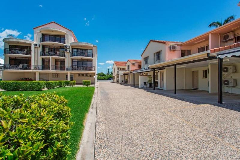 City-ville Luxury Apartments & Motel — exterior view