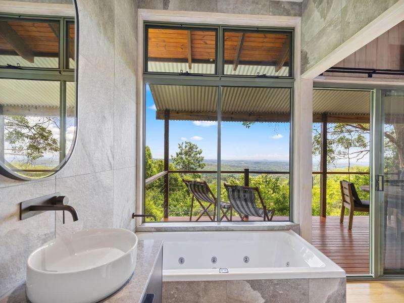 Treetops Seaview Montville image