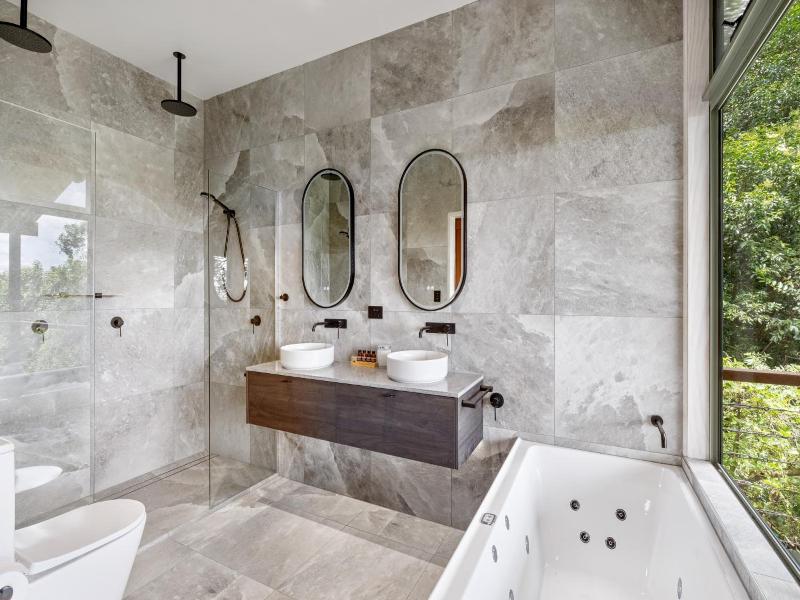 Treetops Seaview Montville image