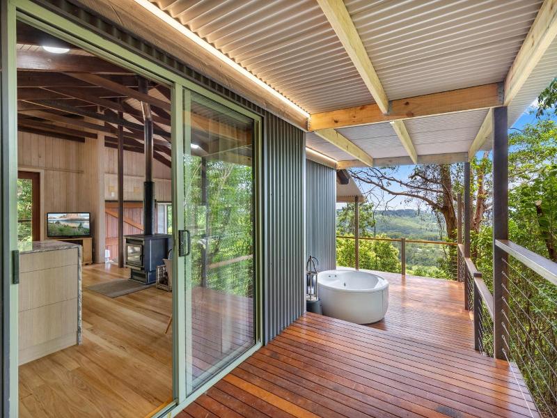 Treetops Seaview Montville image