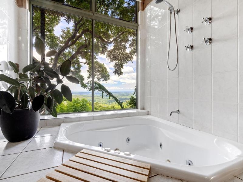 Treetops Seaview Montville image