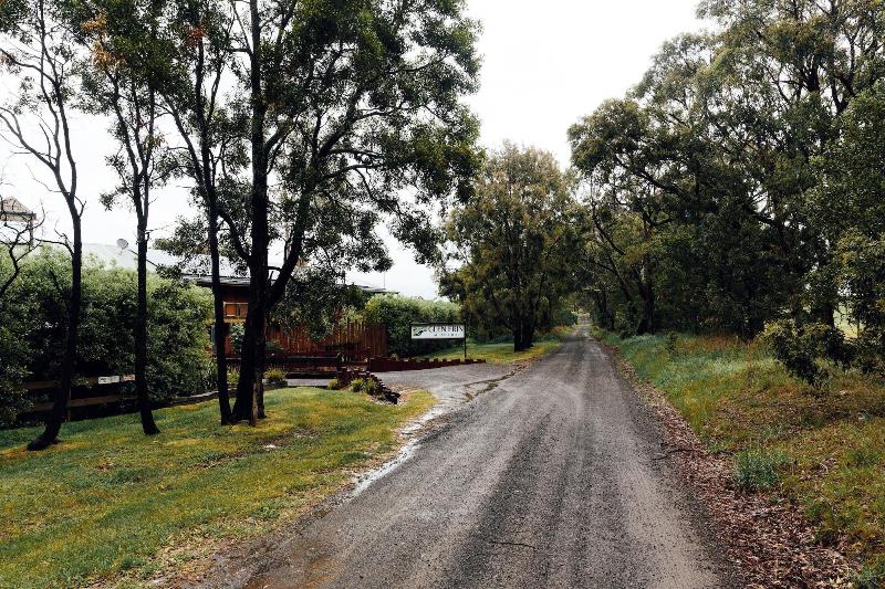 Glen Erin At Lancefield - Vineyard Retreat image