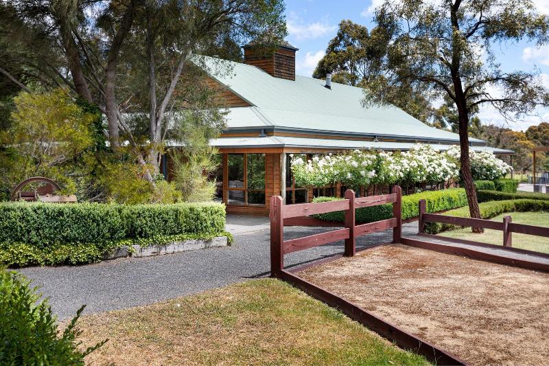 Glen Erin At Lancefield - Vineyard Retreat image