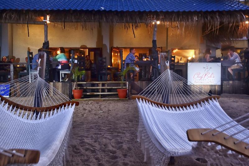 Parrot Cove Lodge image