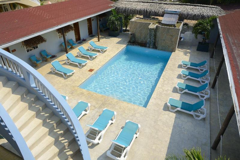 Parrot Cove Lodge image