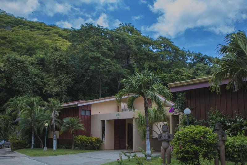 Bahia Pez Vela Resort image