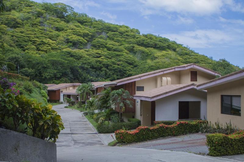 Bahia Pez Vela Resort image