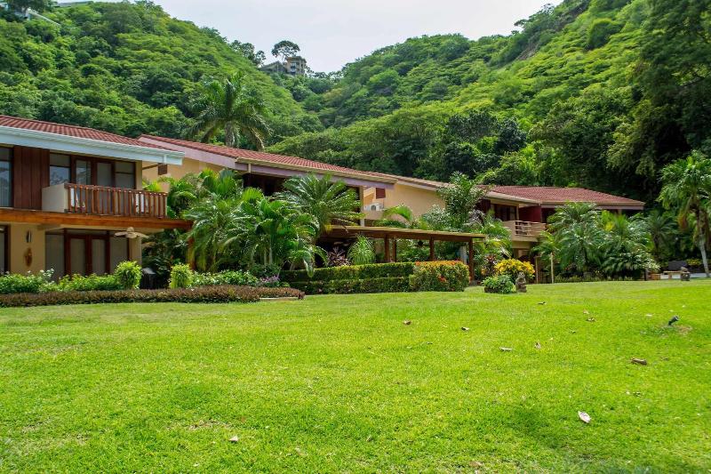 Bahia Pez Vela Resort image