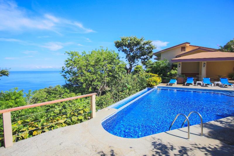 Bahia Pez Vela Resort image