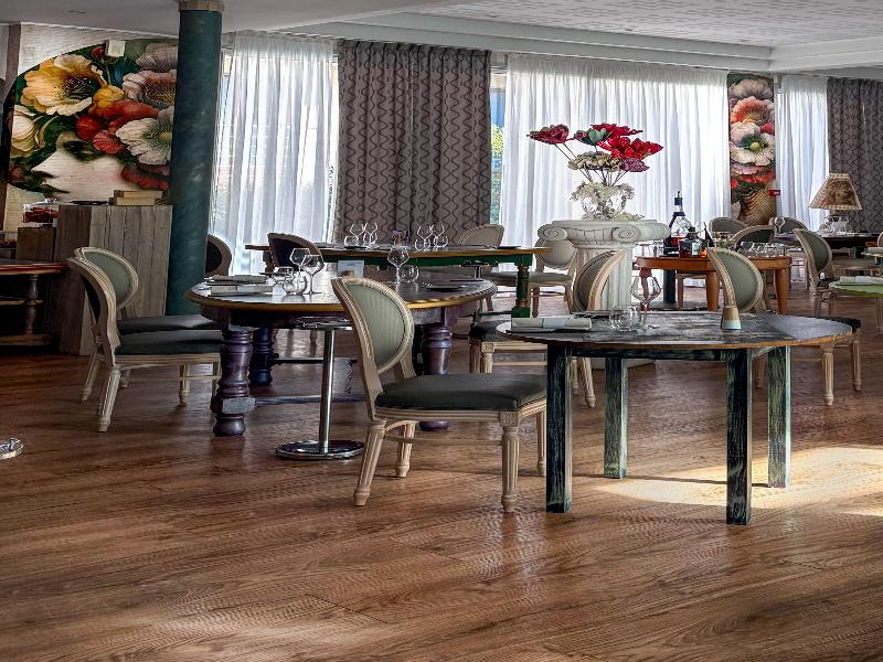 Hostellerie du Mont-Aime image