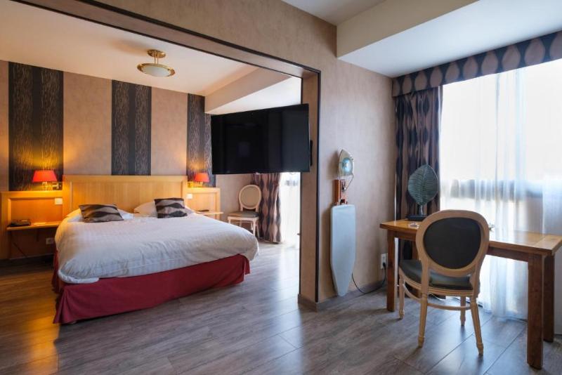 Hostellerie du Mont-Aime image