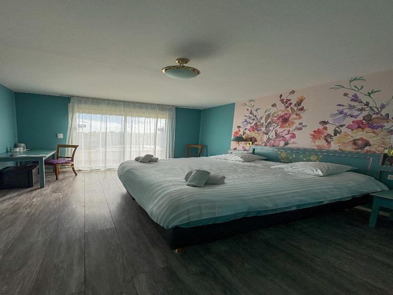 Hostellerie du Mont-Aime image