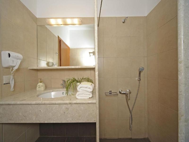 Lenikos Resort image